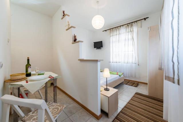 Lima Lazaneo Apartman *